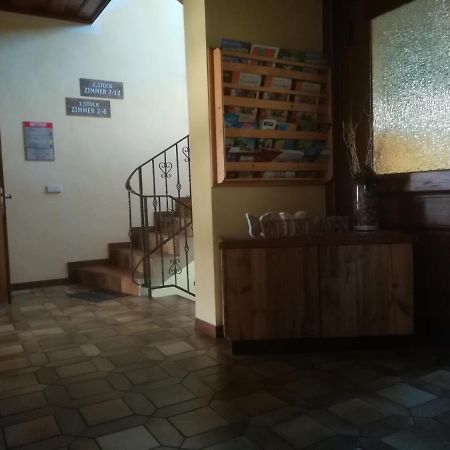 格洛博明 Tieschnhof酒店 外观 照片