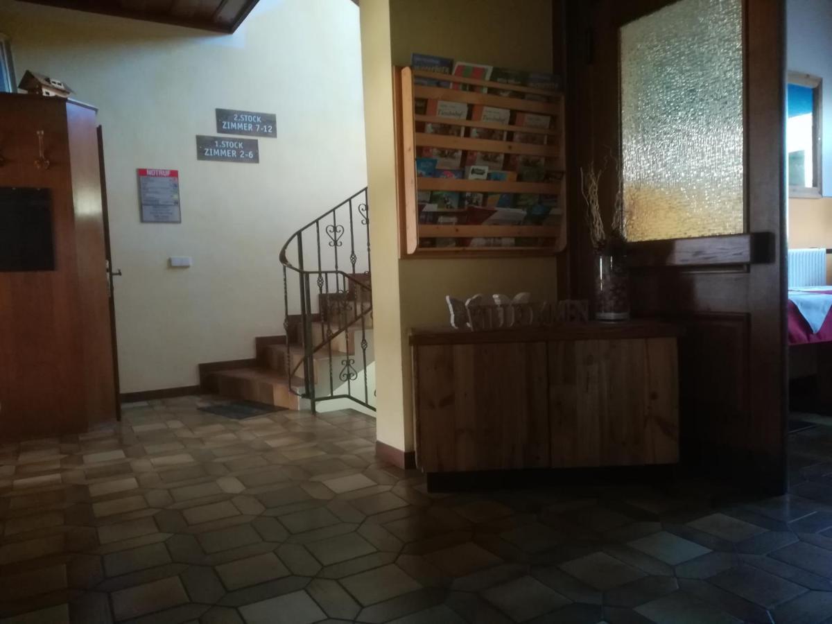 格洛博明 Tieschnhof酒店 外观 照片