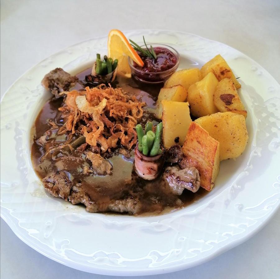 格洛博明 Tieschnhof酒店 外观 照片